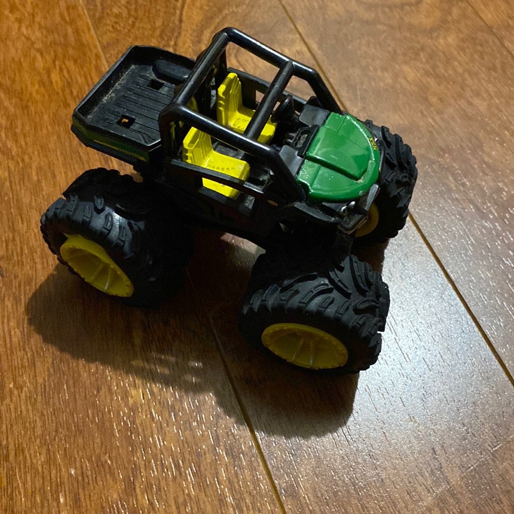 3 FOR $20 John Deere dune buggy